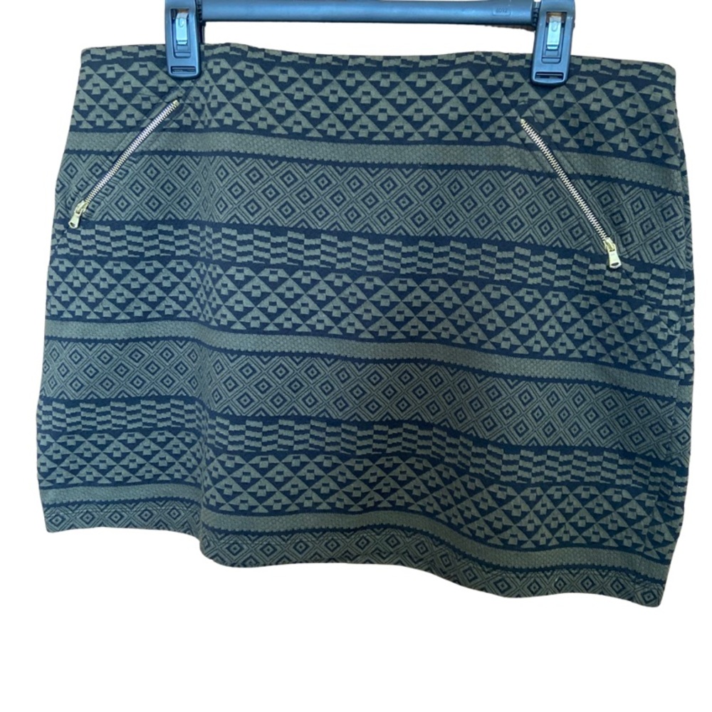 Geometric print mini skirt